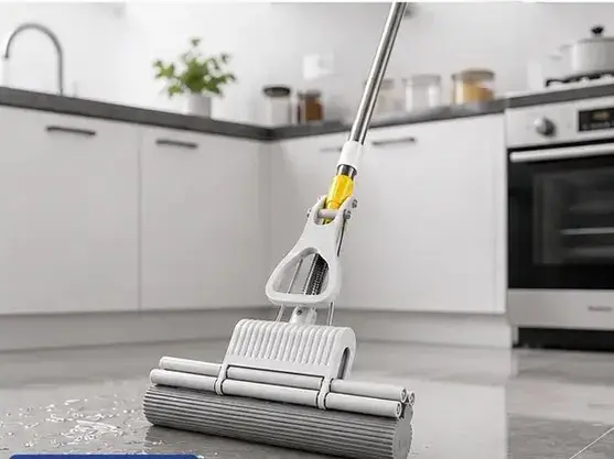 La mopa limpiando un derrame en la cocina