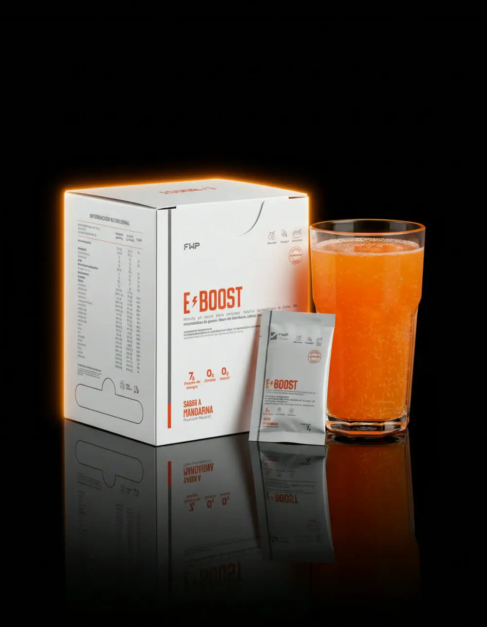 Caja de E-BOOST, un sobre y un vaso con la bebida preparada